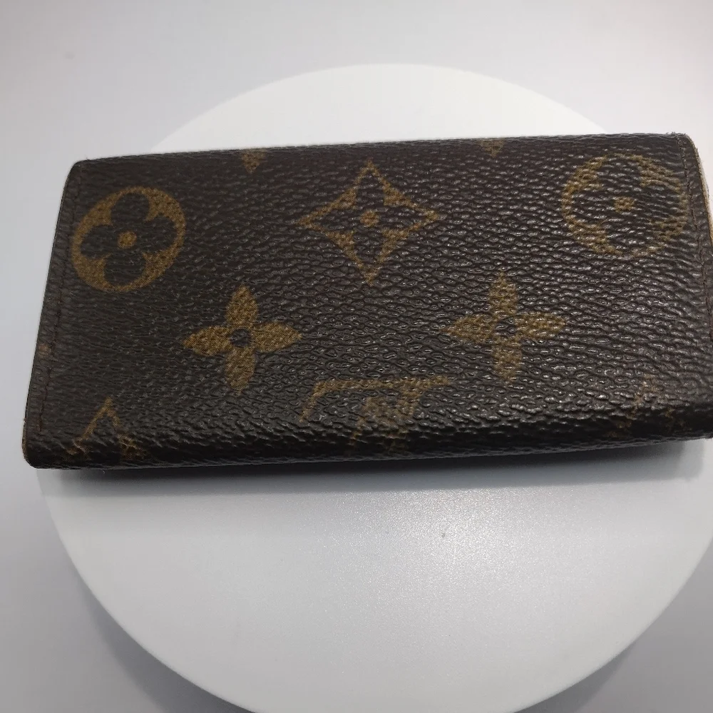 Louis Vuitton 4 Key Holder Case